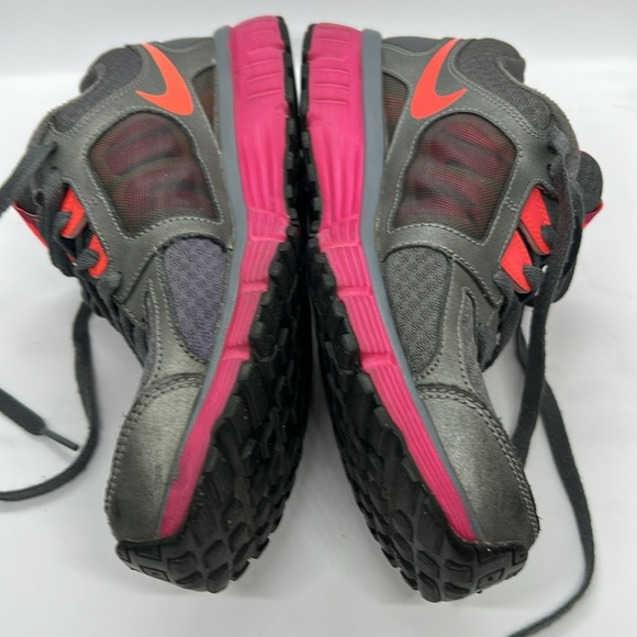 Nike Women's Gray and Hot Pink dual fusion ST2 Athletic Shoes - Picture 7 of 16